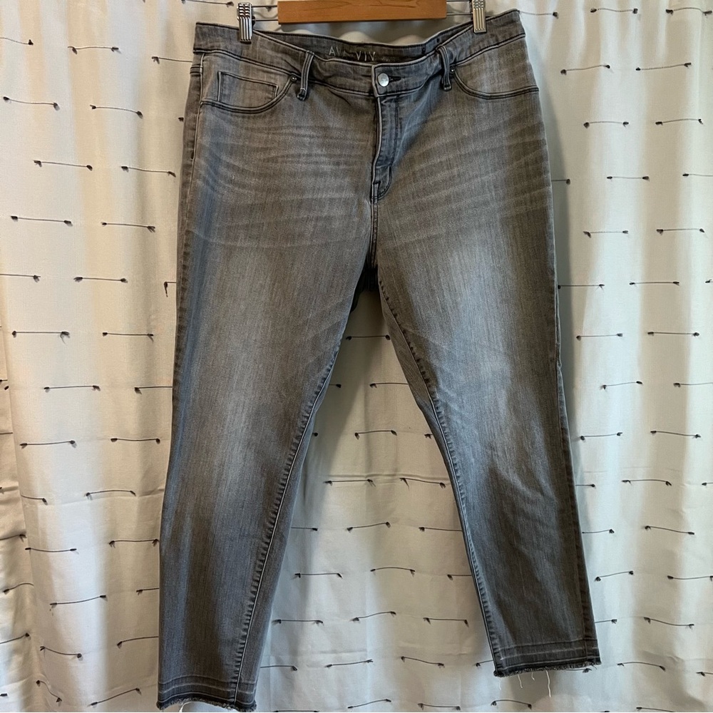 Ava and Viv gray raw hem jegging size 20W short inseam